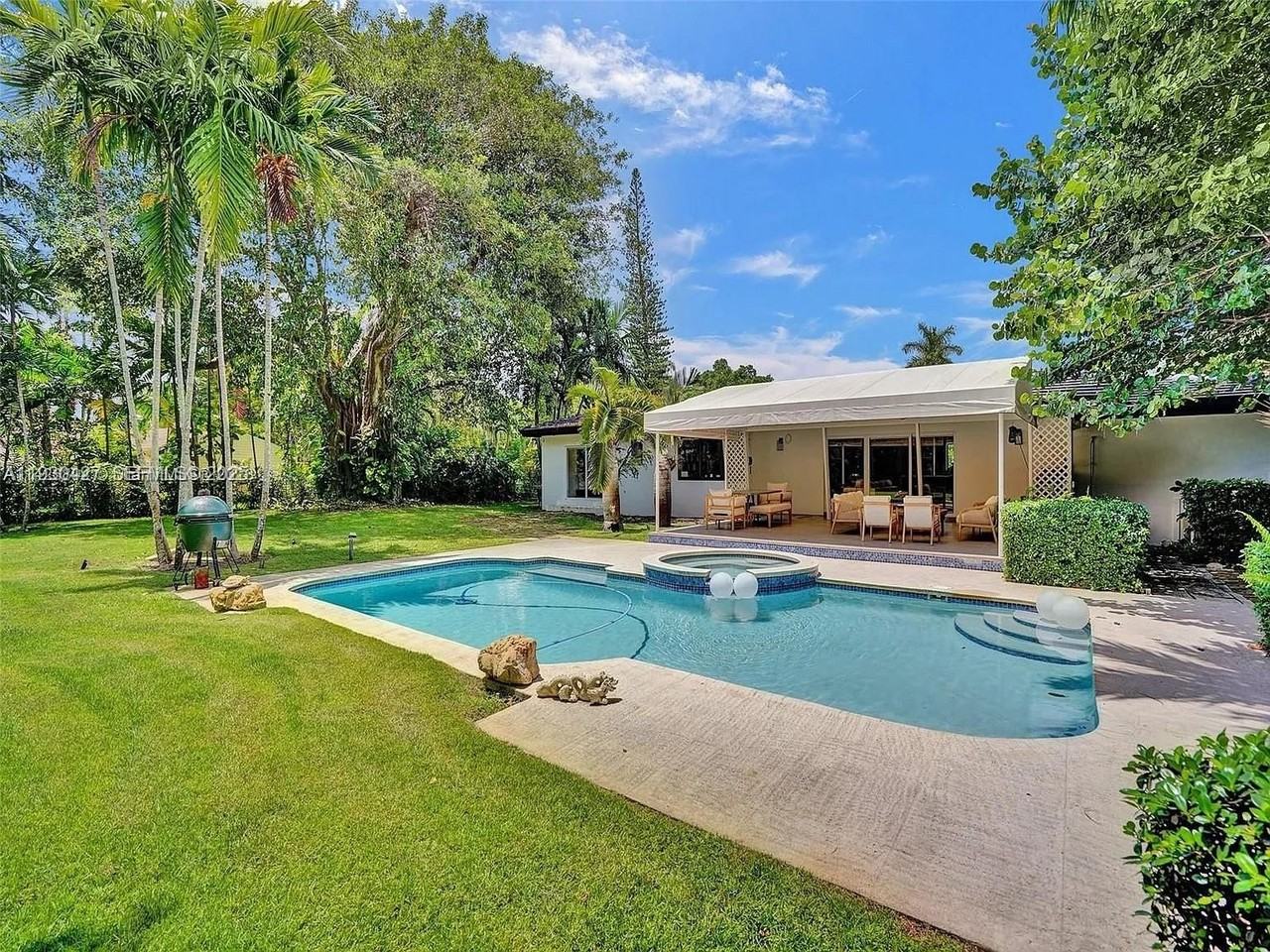 5705 Southwest 60th Avenue #NA - Photo 5 of 34