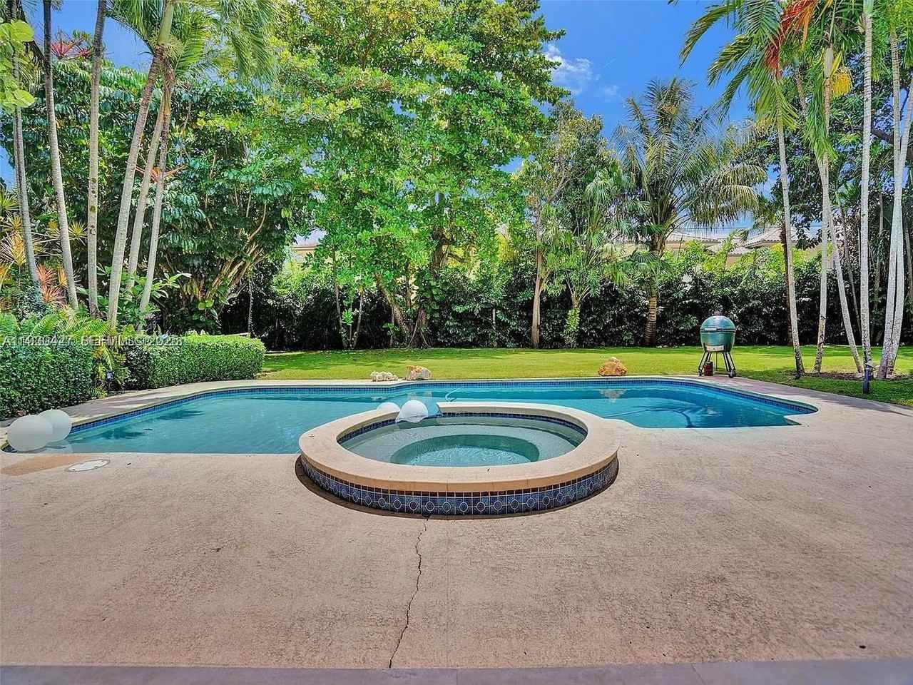 5705 Southwest 60th Avenue #NA - Photo 7 of 34