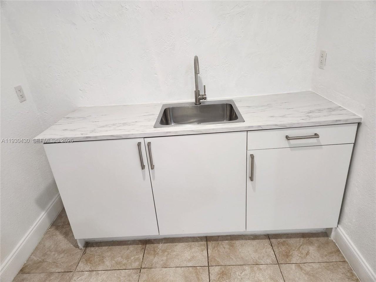 22020 Southwest 100th Place #1 - Photo 5 of 11