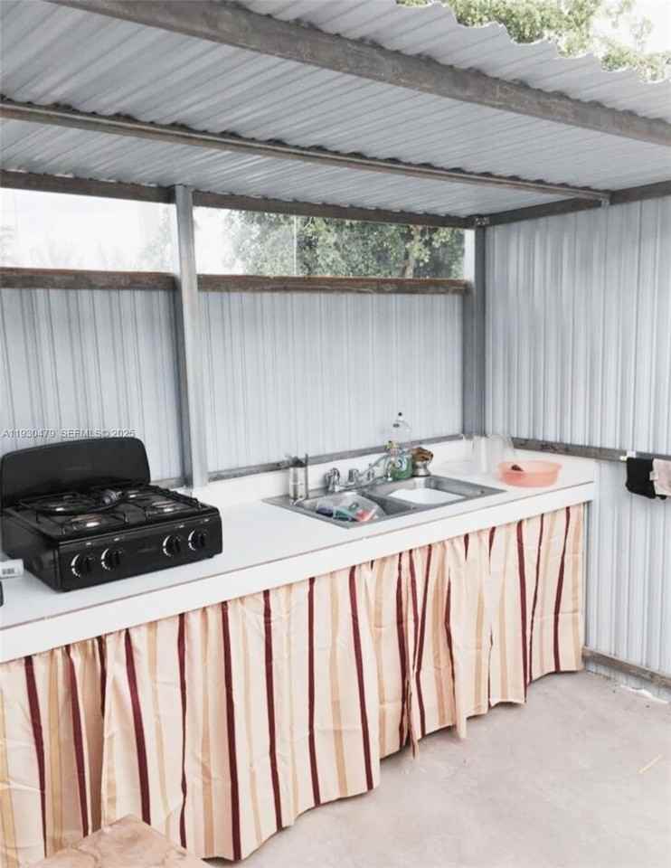 2501 Northwest 206th Street - Photo 6 of 6