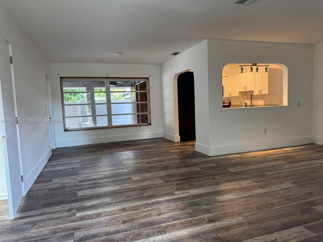 985 Northeast 115th Street - Photo 2 of 41