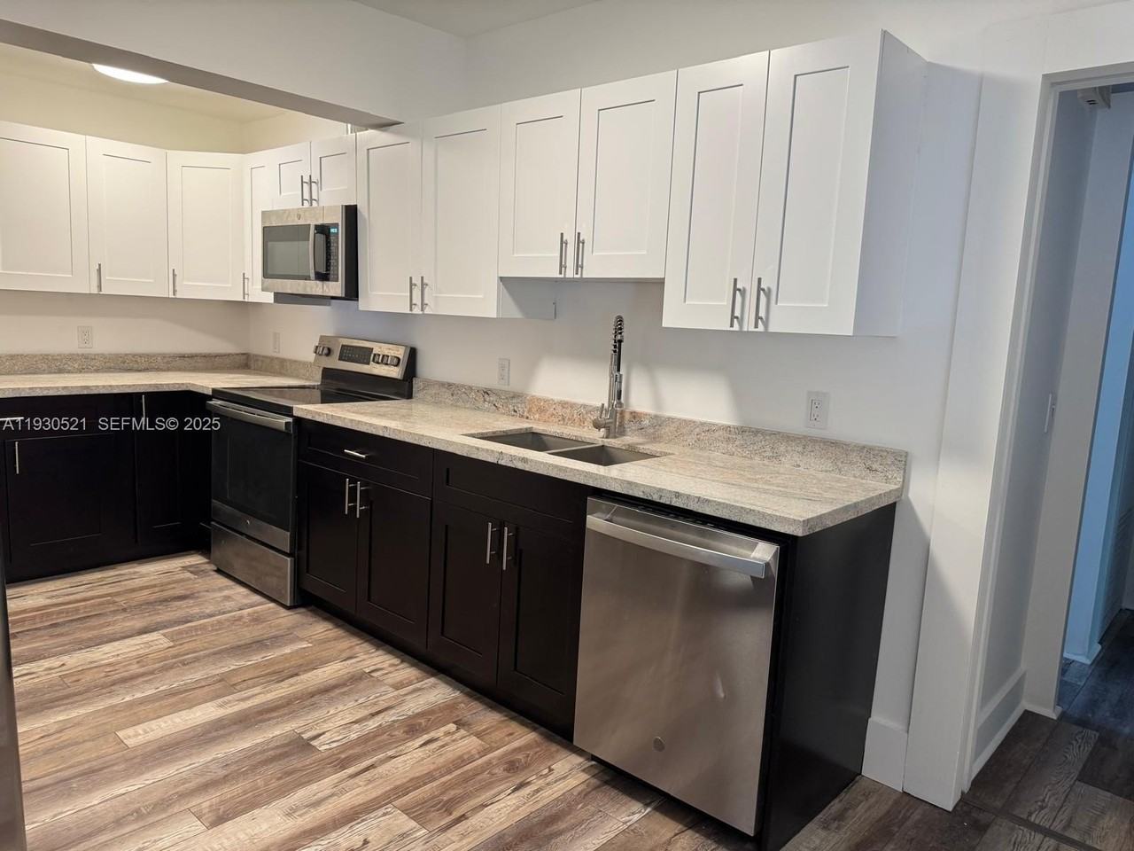 985 Northeast 115th Street - Photo 7 of 41