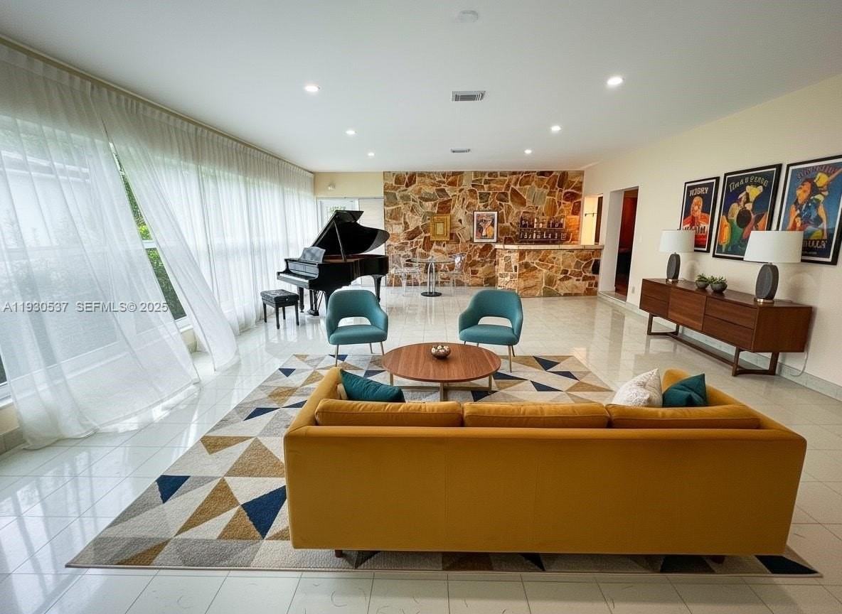 40 Southwest 30th Road - Photo 5 of 16