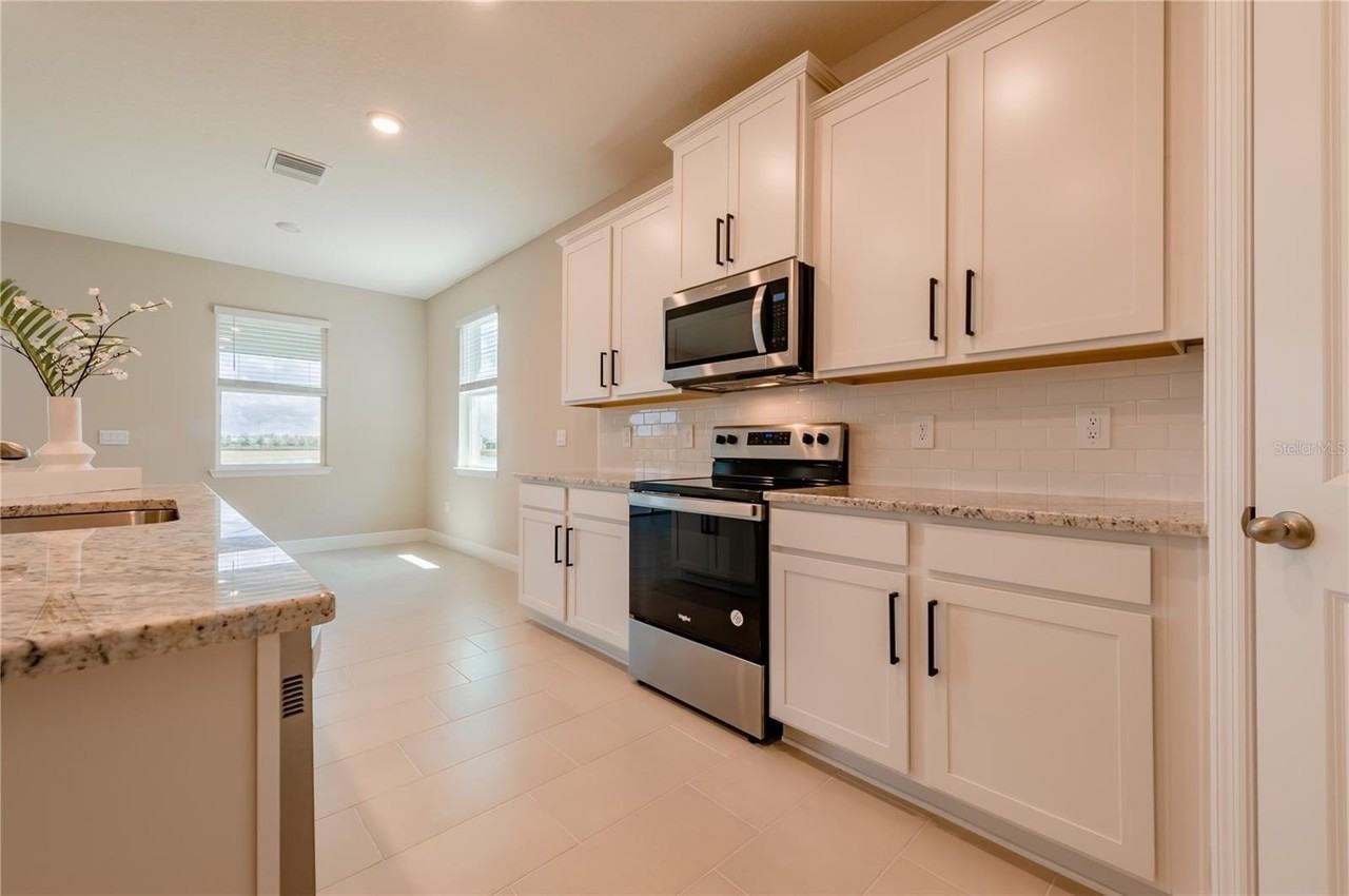 5246 Grove Mill Loop - Photo 4 of 42