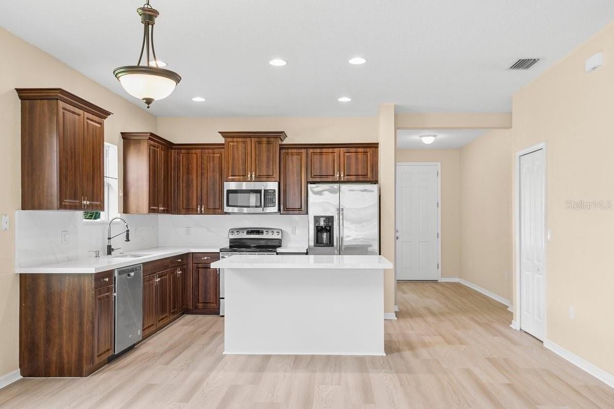 11790 Fennemore Way - Photo 5 of 25