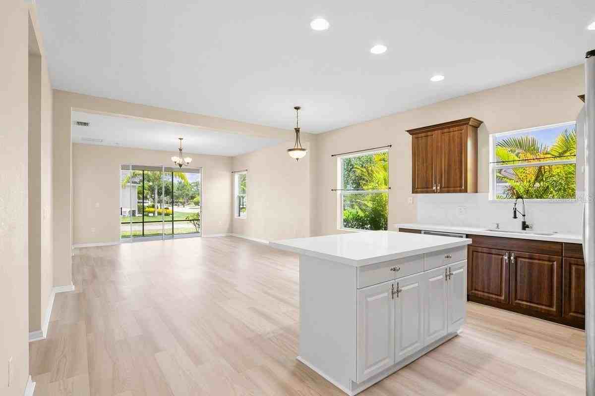 11790 Fennemore Way - Photo 6 of 25