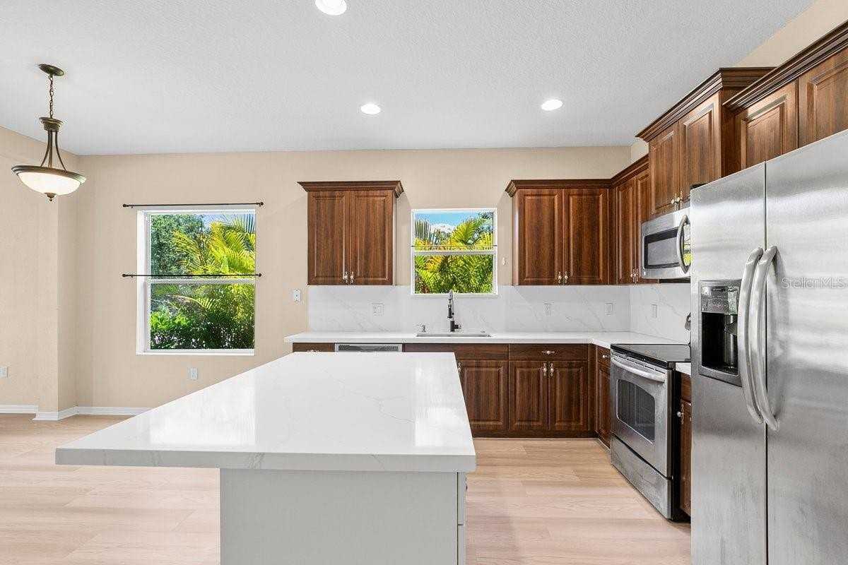 11790 Fennemore Way - Photo 7 of 25