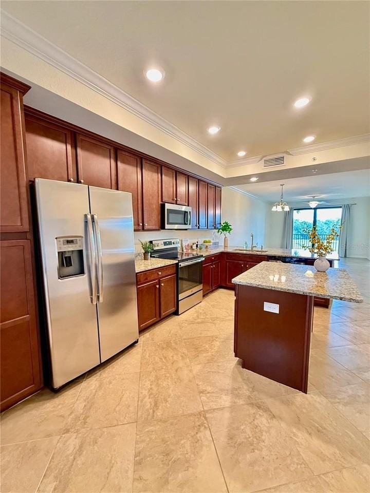 17118 Vardon Terrace #304 - Photo 6 of 38