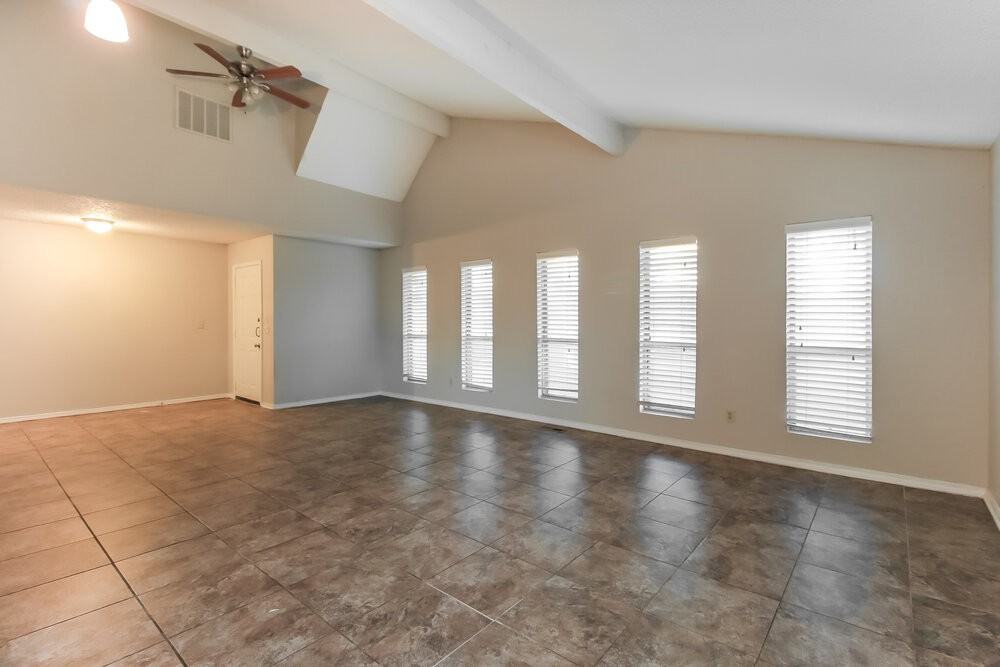 8916 Northridge Ter - Photo 4 of 16