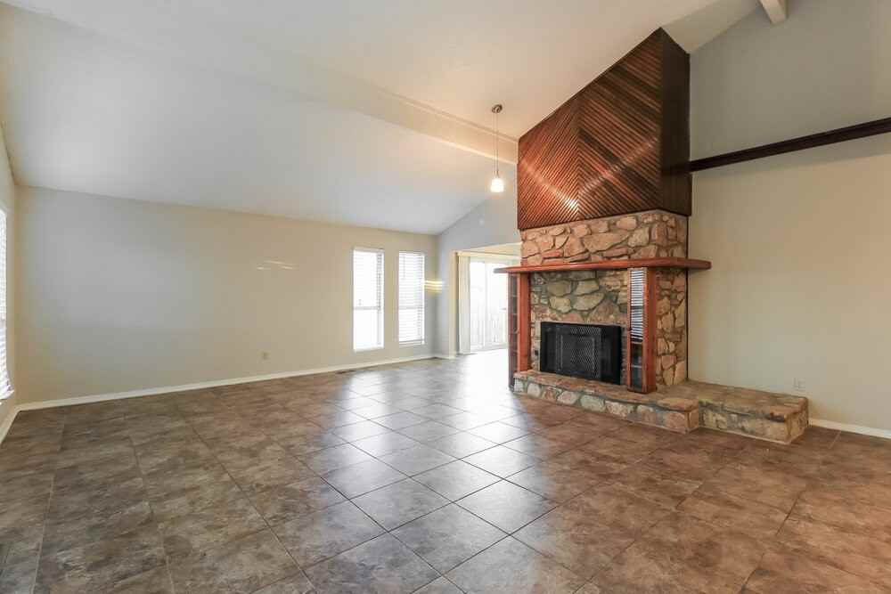 8916 Northridge Ter - Photo 6 of 16