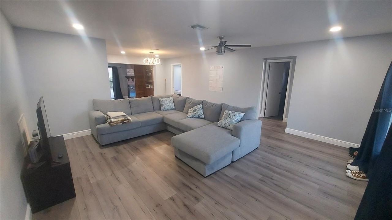 1811 Forest Drive - Photo 3 of 20