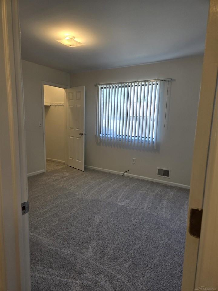 38664 Harrison Creek Court - Photo 5 of 13