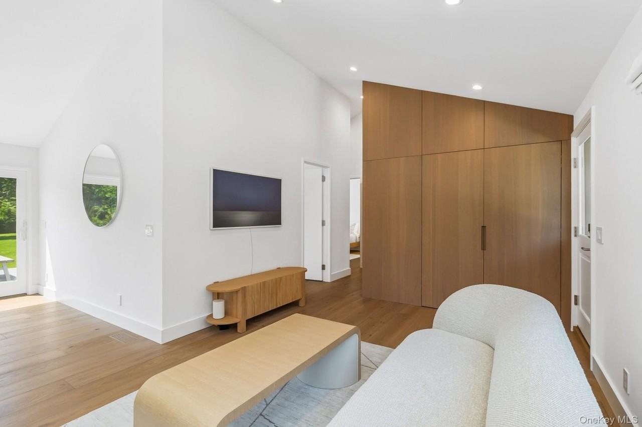 96 Town Ln - Photo 7 of 31