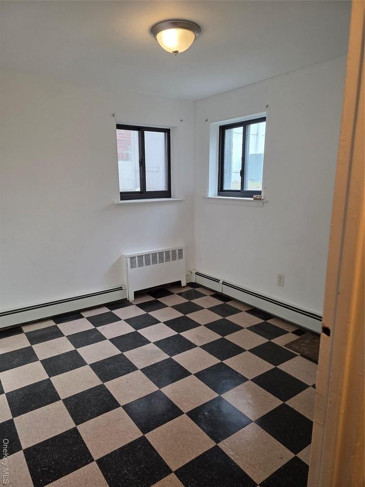 9914 25th Ave - Photo 2 of 3