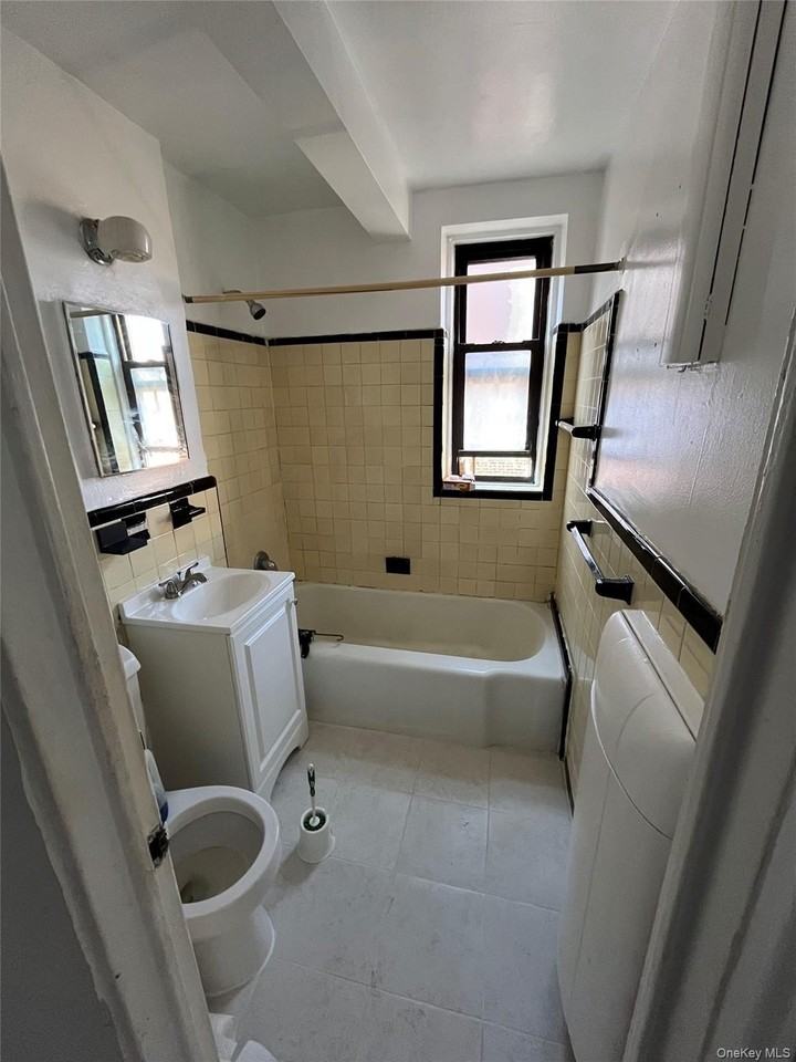 102 64th Avenue #5G - Photo 7 of 12