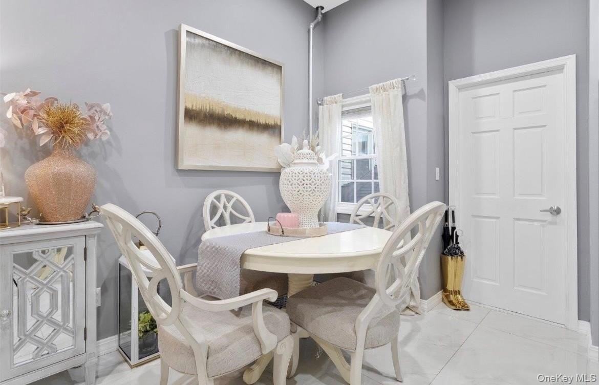 526 Linwood Street - Photo 4 of 6