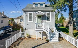 featured image of 8 Central Avenue