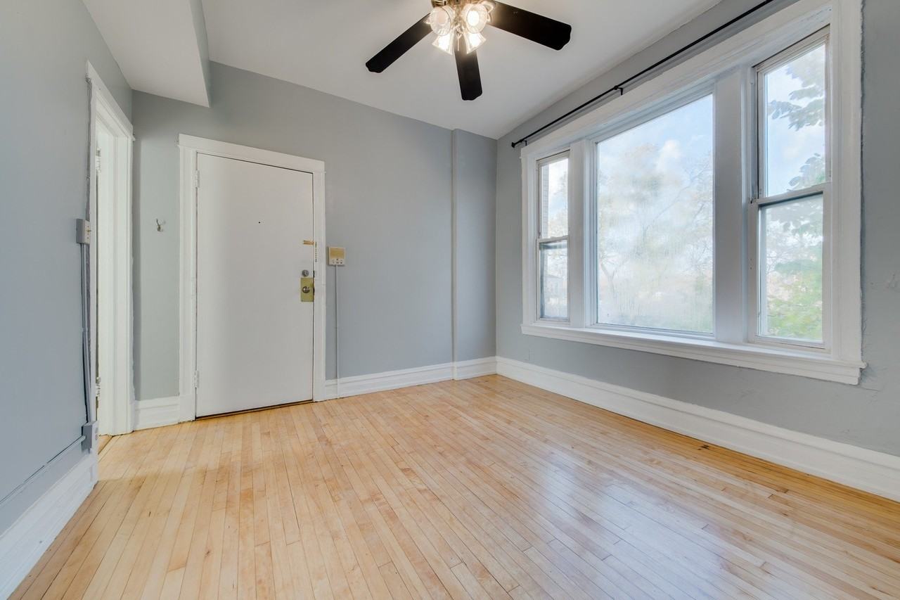 2511 West Le Moyne Street #3 - Photo 2 of 16