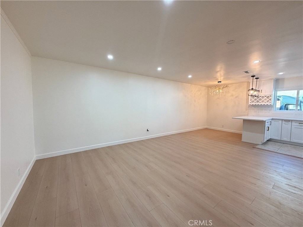 541 North Broadmoor Avenue - Photo 7 of 34