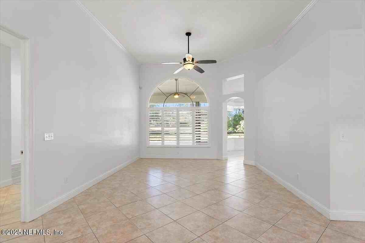 4126 Richmond Park Drive East - Photo 4 of 24