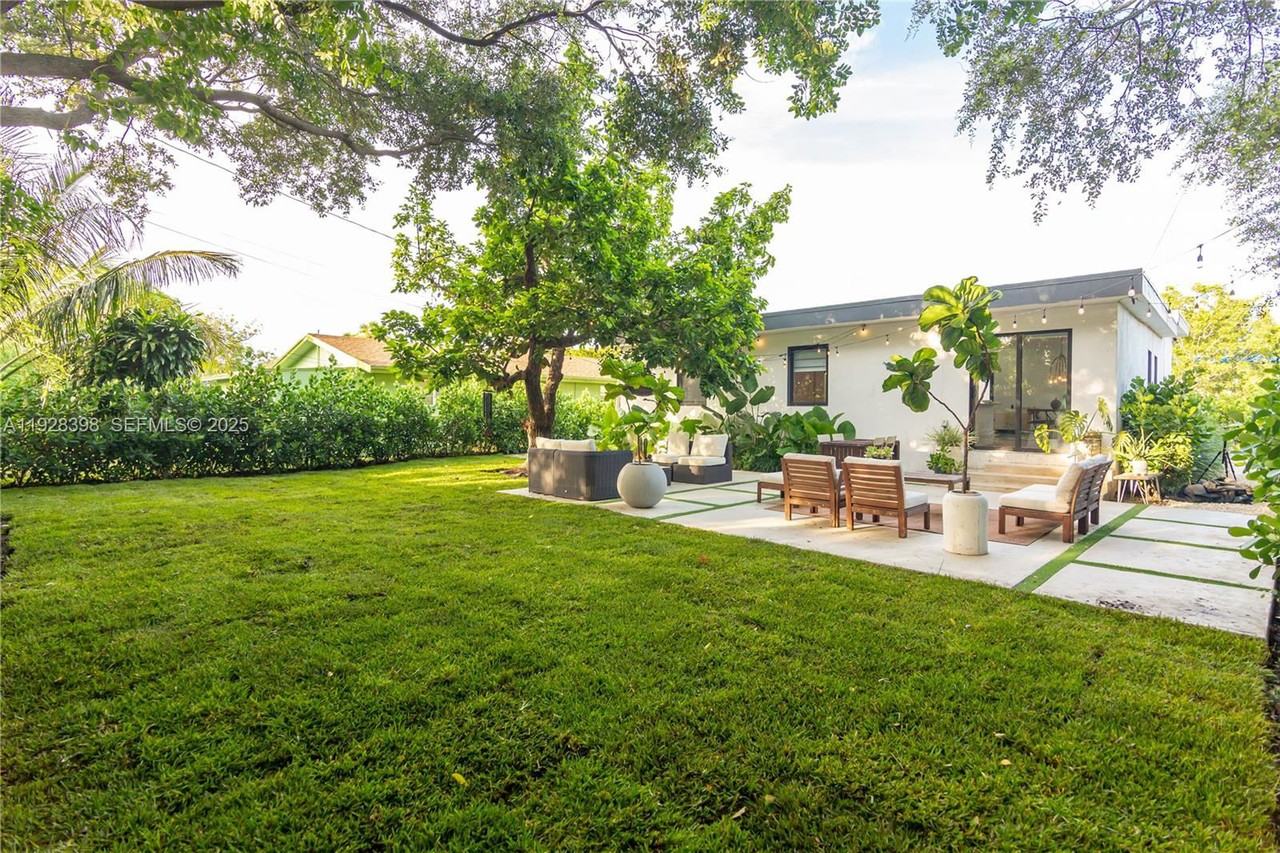 14000 Ne 16th Ct - Photo 2 of 8