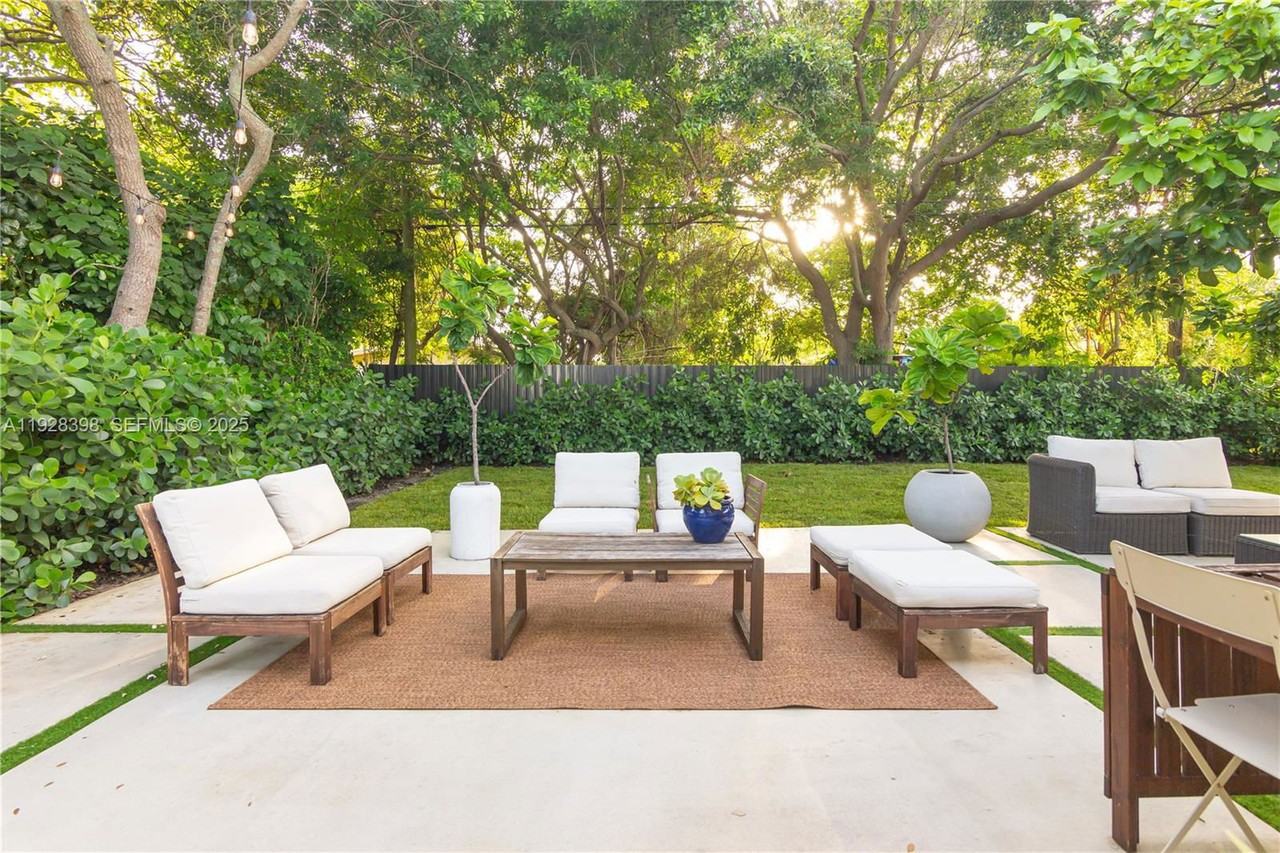 14000 Ne 16th Ct - Photo 3 of 8