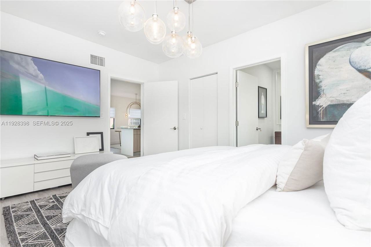 14000 Ne 16th Ct - Photo 6 of 8