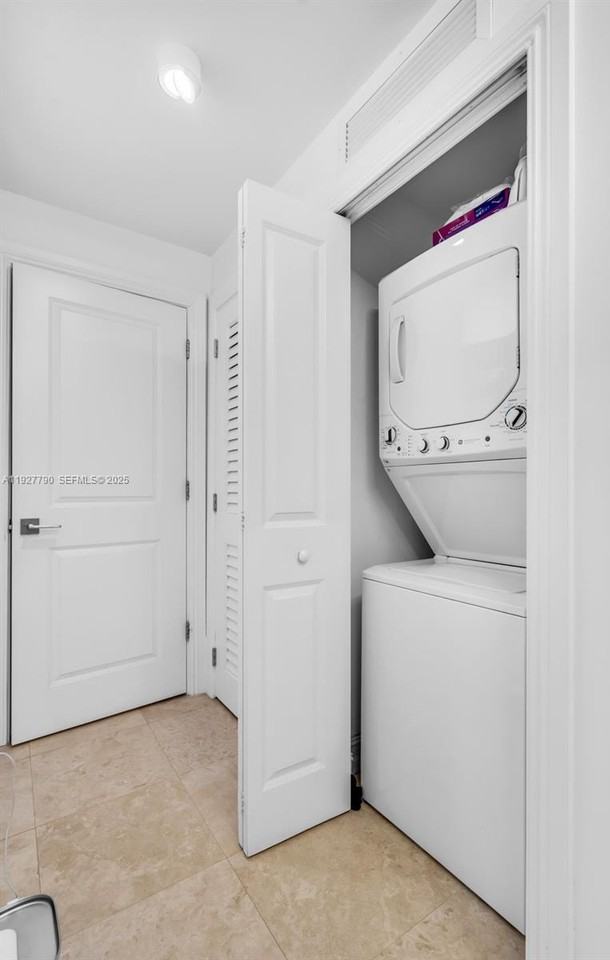 1650 Galiano Street - Photo 3 of 8