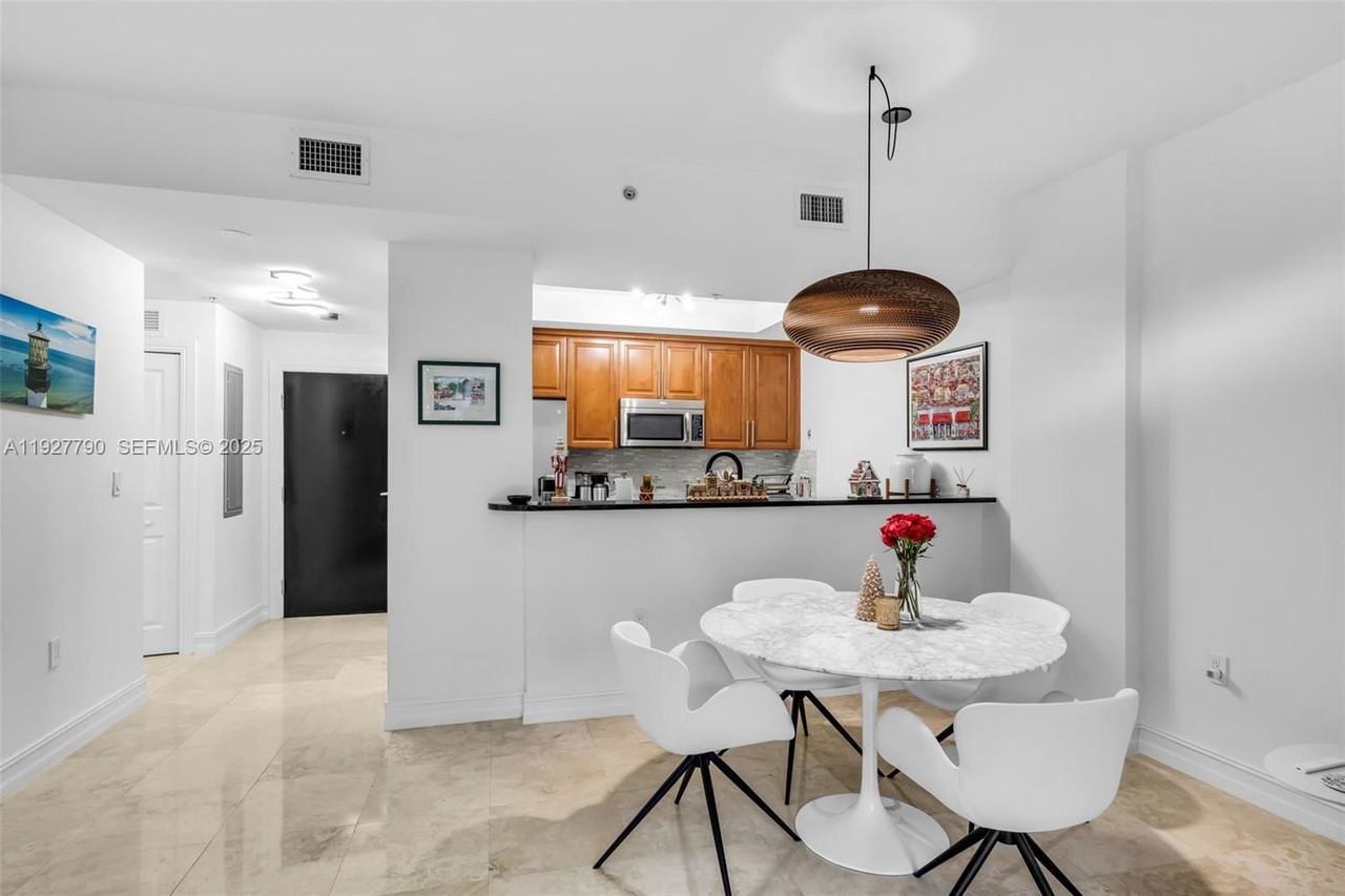 1650 Galiano Street - Photo 7 of 8