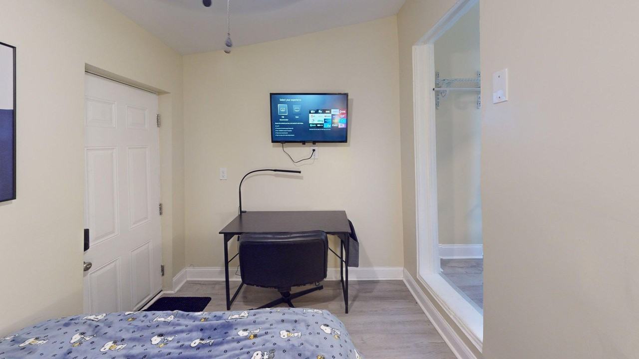 N Broadway - Photo 6 of 10