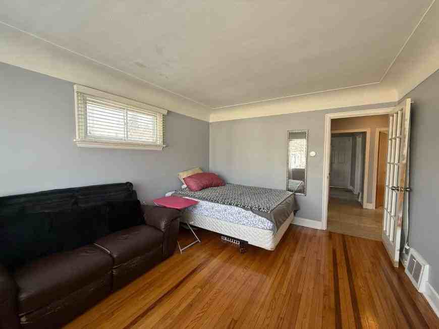 1 West 3rd St - Photo 3 of 10