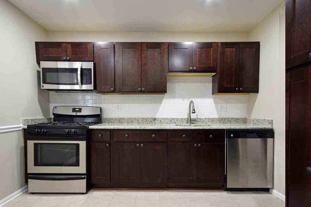 Hedgewood Drive - Photo 3 of 10