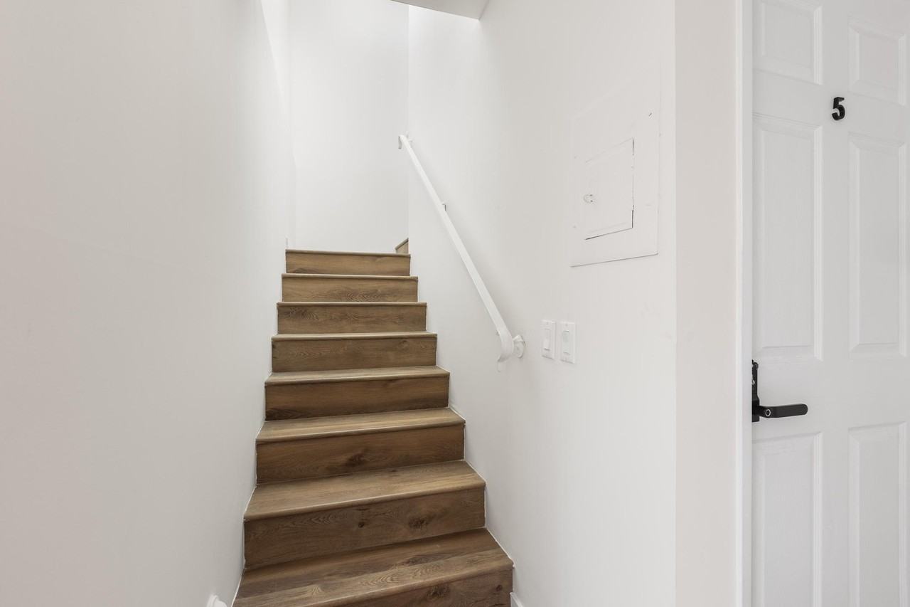 Coronel Street - Photo 2 of 29