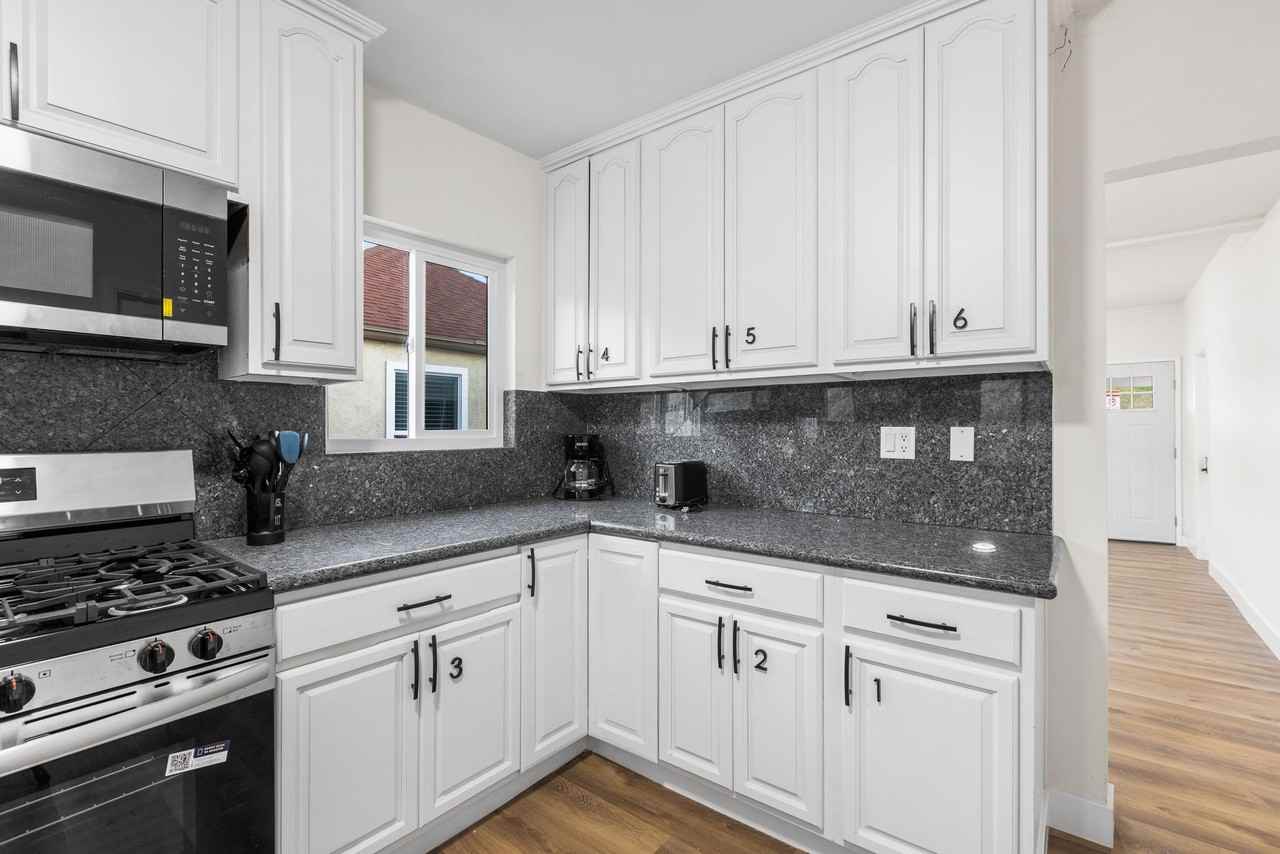 Coronel Street - Photo 7 of 29