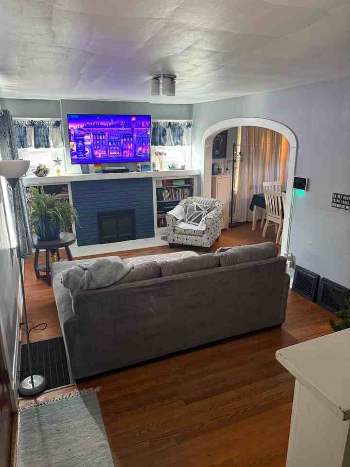 7th Avenue Southeast - Photo 3 of 6