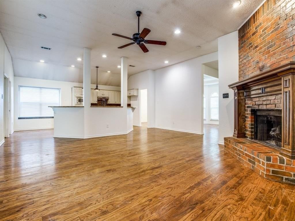 4806 Highlands Drive - Photo 3 of 25