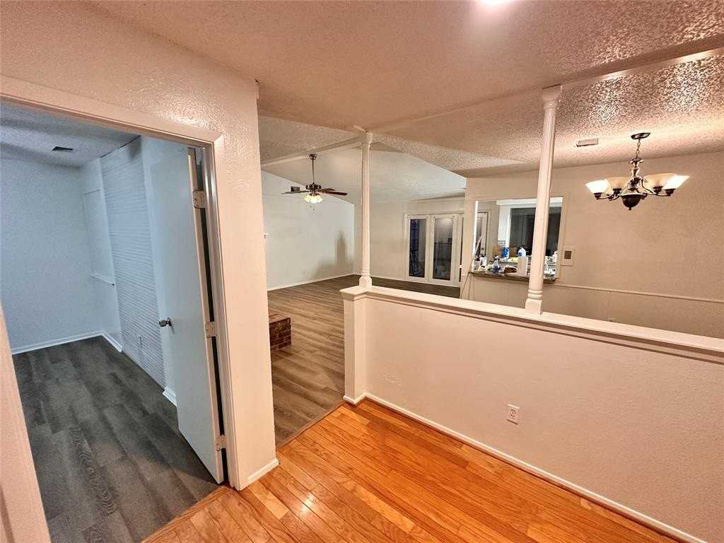 2108 Blossom Ln - Photo 4 of 10