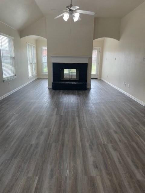 12408 Fort Worth Street - Photo 7 of 33