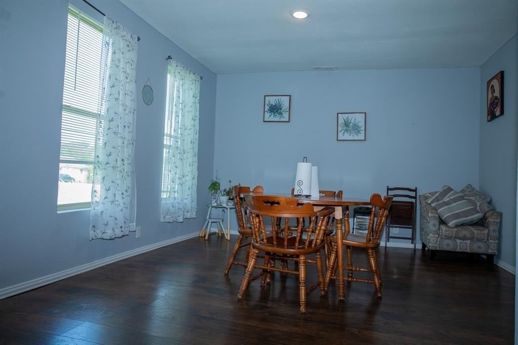 3913 Lee Street - Photo 6 of 13