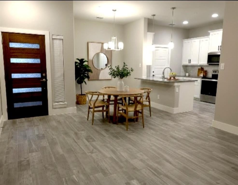 813 Eaglescliffe Landing - Photo 3 of 29