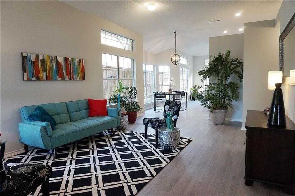 9821 Carmel Valley Dr - Photo 3 of 20