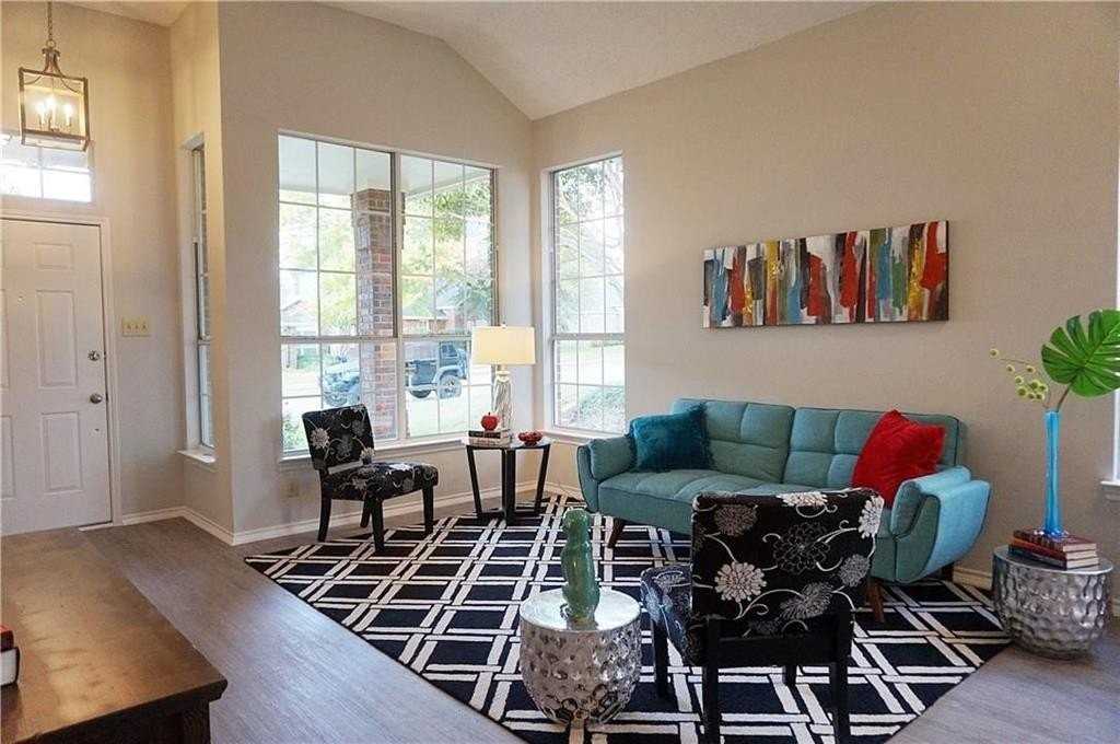 9821 Carmel Valley Dr - Photo 4 of 20