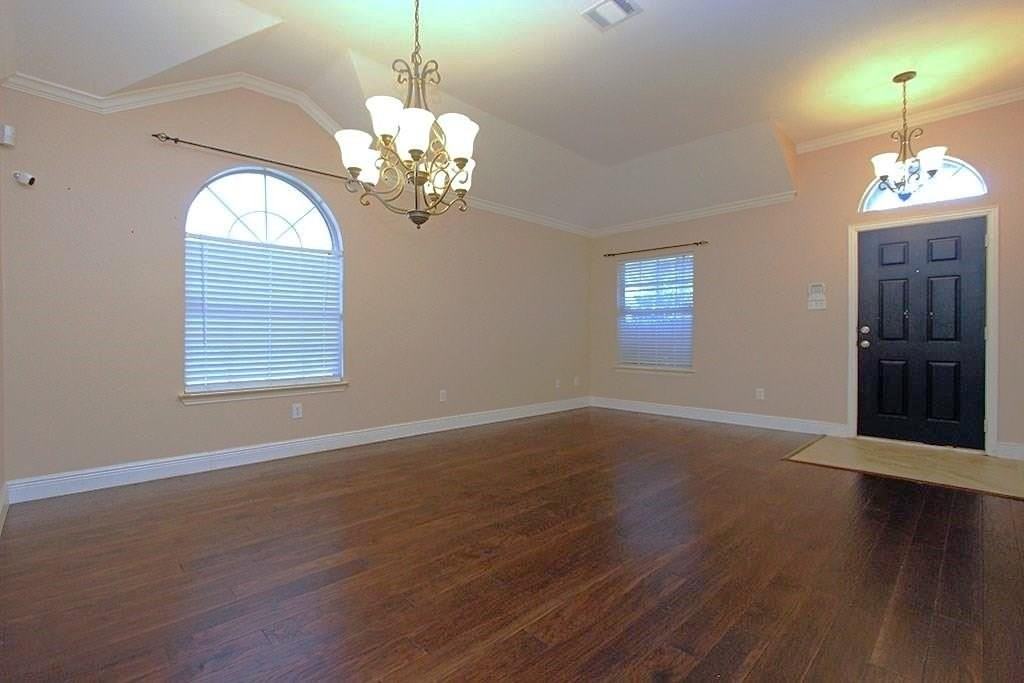9692 Crossvine Lane - Photo 2 of 26