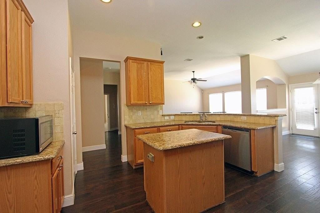 9692 Crossvine Lane - Photo 4 of 26