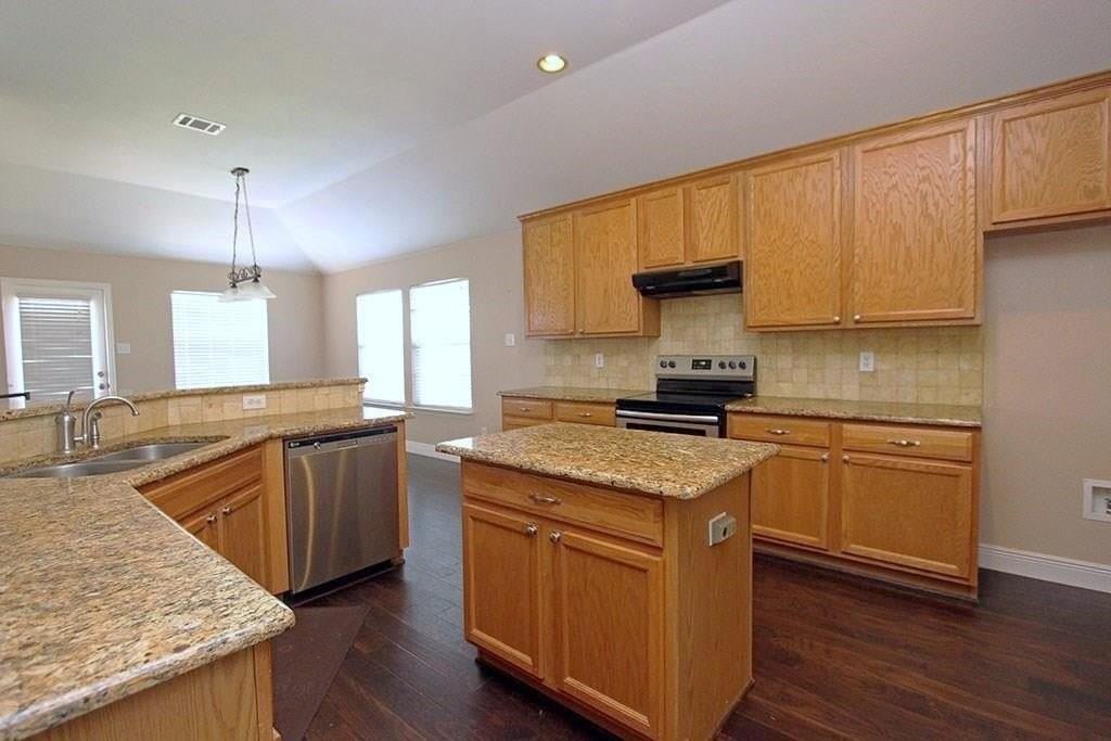 9692 Crossvine Lane - Photo 6 of 26