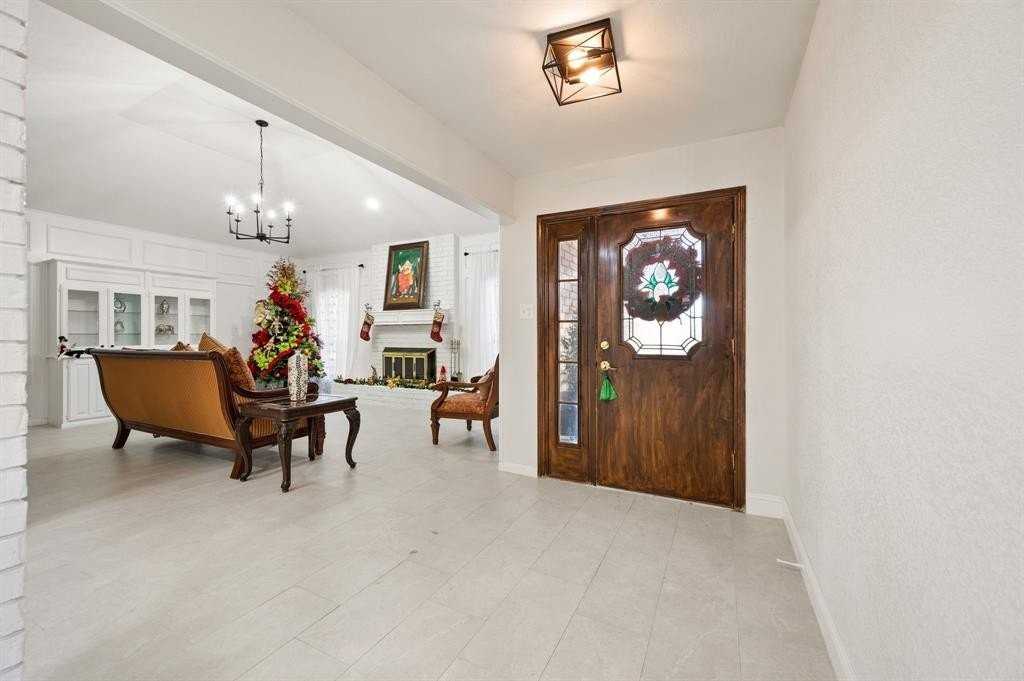 3512 Cliffwood Drive - Photo 4 of 29