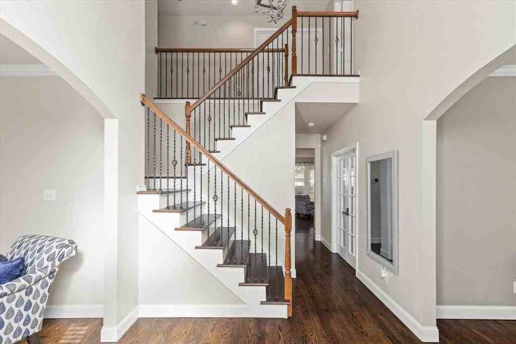 2501 Haddock Drive - Photo 3 of 25