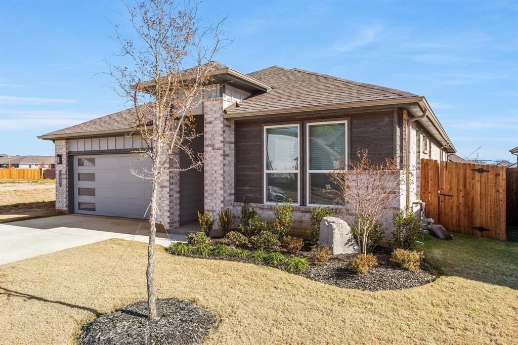 2605 Starling Street - Photo 2 of 32