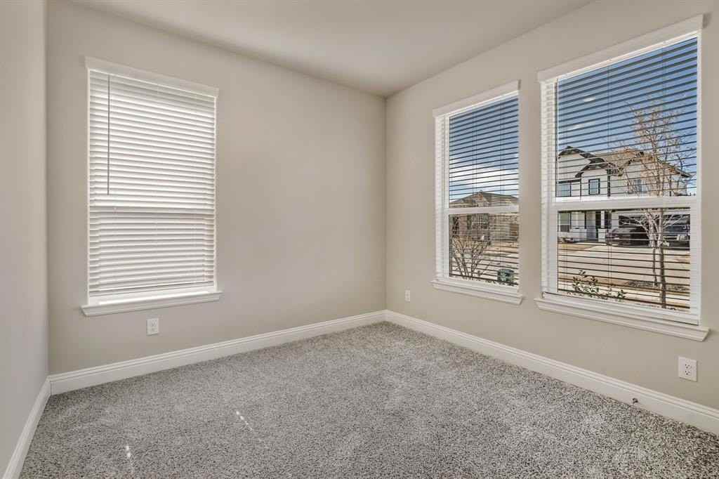 2605 Starling Street - Photo 5 of 32