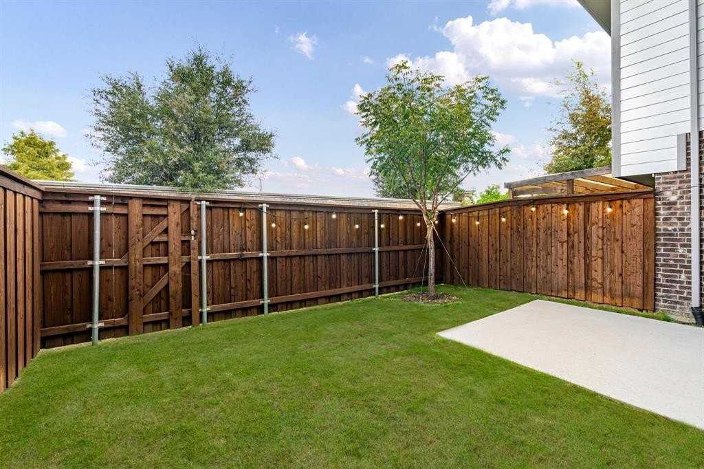 988 Emil Place - Photo 5 of 17